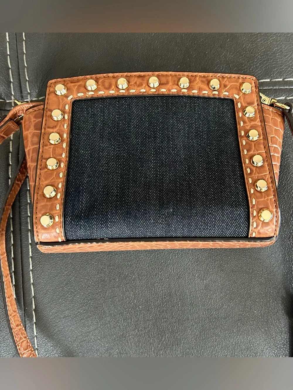 Michael Kors Selma Mini Messenger (style number 32S4GLKC1U)